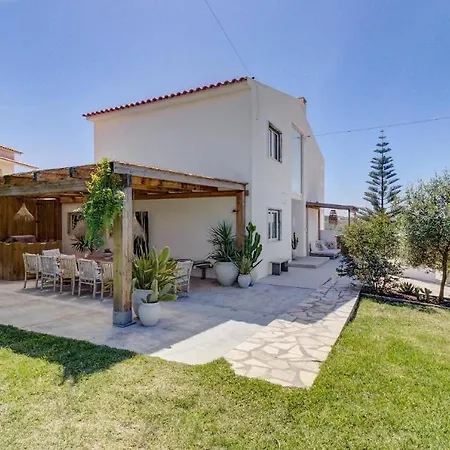 Ocean House Ericeira - Next To Ribeira D'Ilhas Surf Beach-3